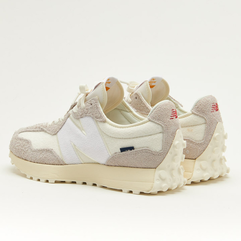SEPATU SNEAKERS NEW BALANCE 327