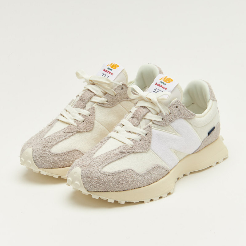 SEPATU SNEAKERS NEW BALANCE 327