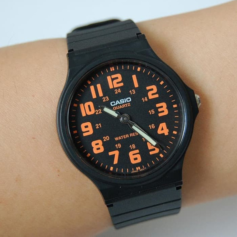 JAM TANGAN  CASIO General Black Dial Black Resin Strap