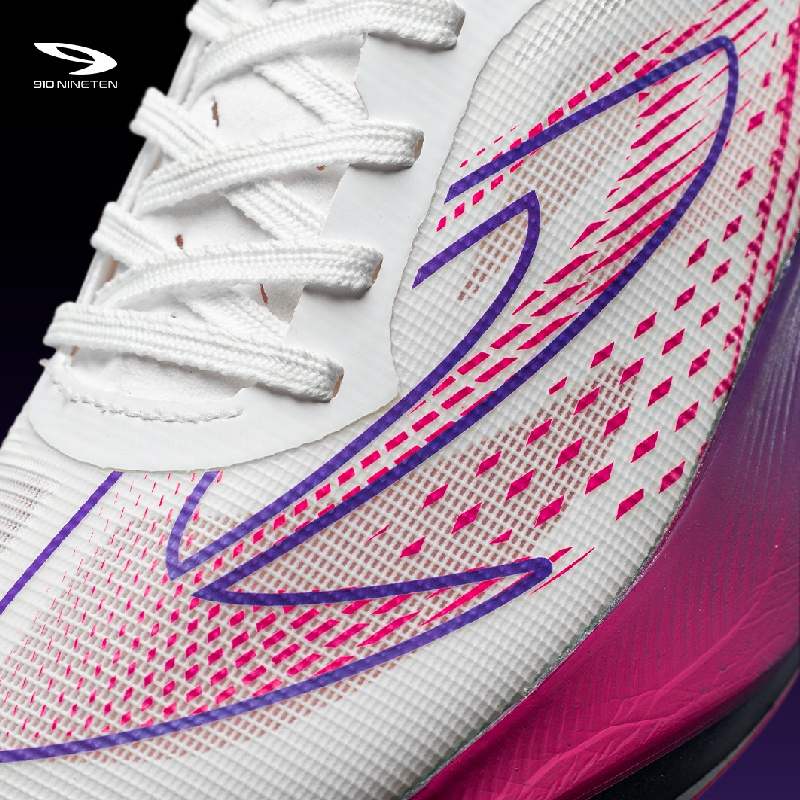 SEPATU LARI NINETEN HAZE STRIKE PRO