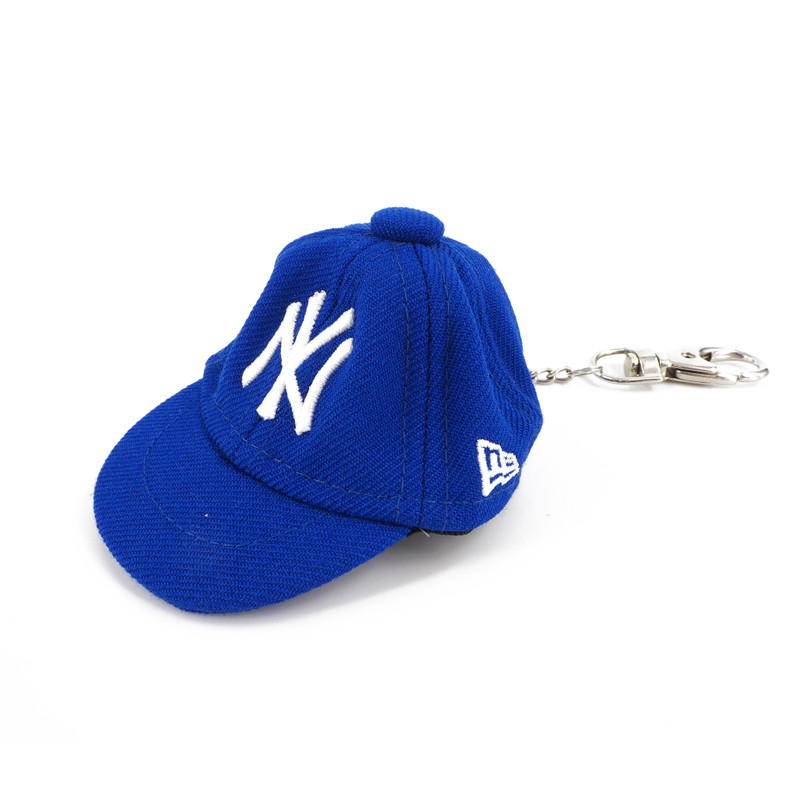 AKSESORIS SNEAKERS NEW ERA 59Fifty Cap Key Chain