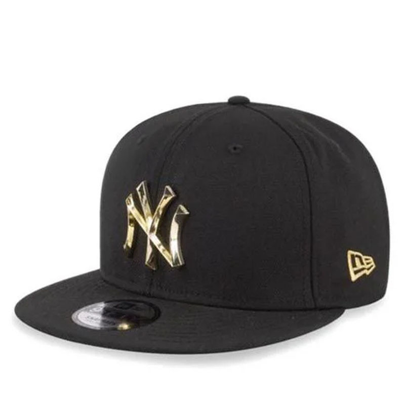 AKSESORIS SNEAKERS NEW ERA 950 New York Yankees Metal Badge CNY Snapback