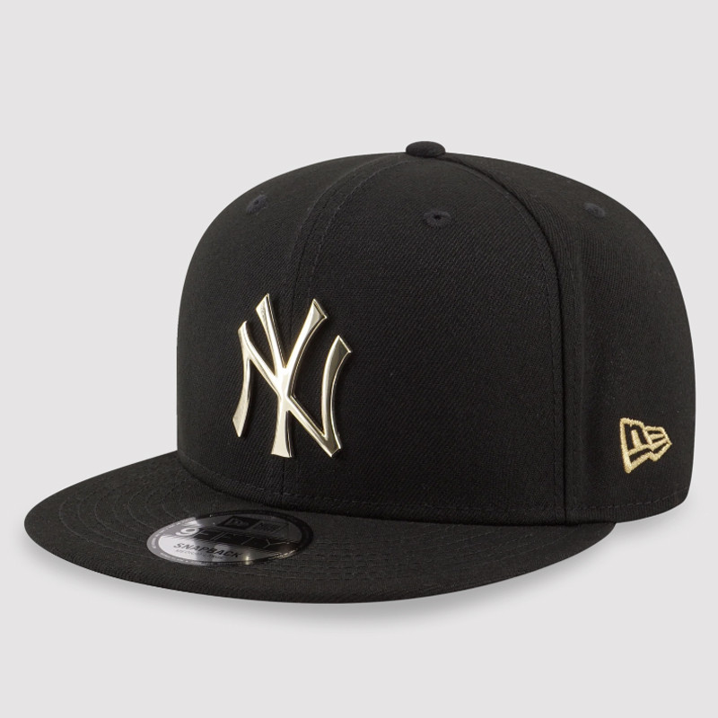 TOPI SNEAKERS NEW ERA NEW YORK YANKEES MLB METAL BADGE BLACK 950 CAP