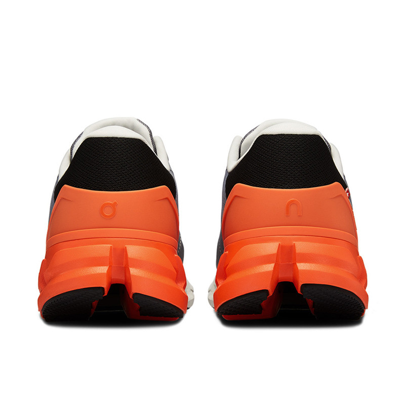 SEPATU LARI ON Cloudflyer 4