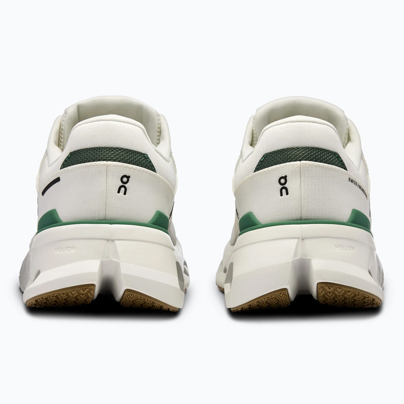 SEPATU LARI ON Wmns Cloudrunner 2