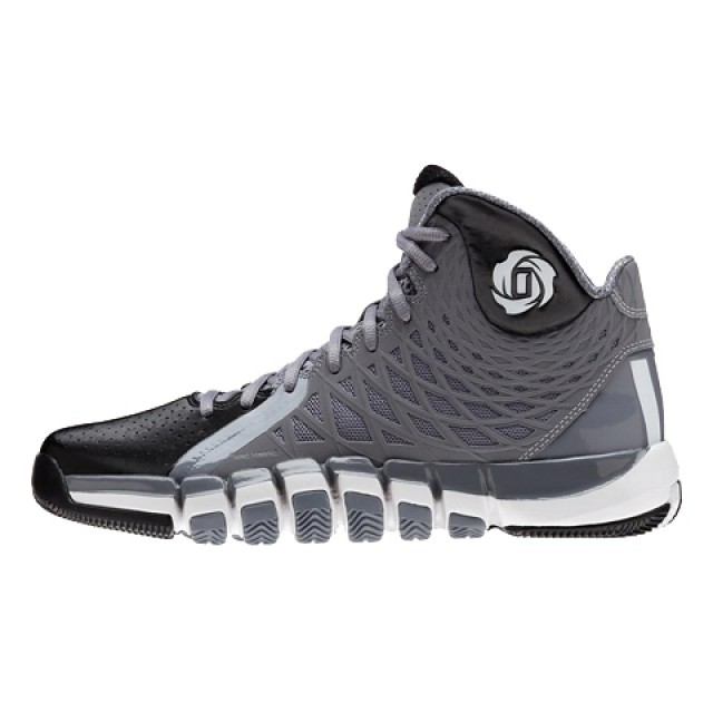 SEPATU BASKET ADIDAS D Rose 773 II