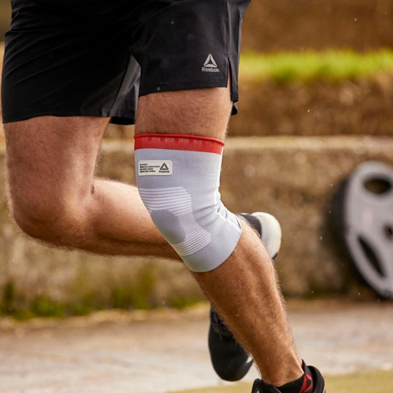 AKSESORIS TRAINING REEBOK Speedwick Knee Support