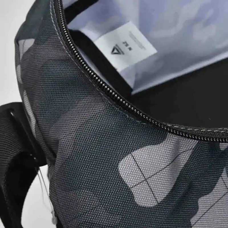 TAS TRAINING REEBOK Core Graphic Medium Grip Duffel Bag