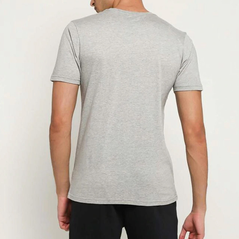 BAJU SNEAKERS REEBOK Vector Tee