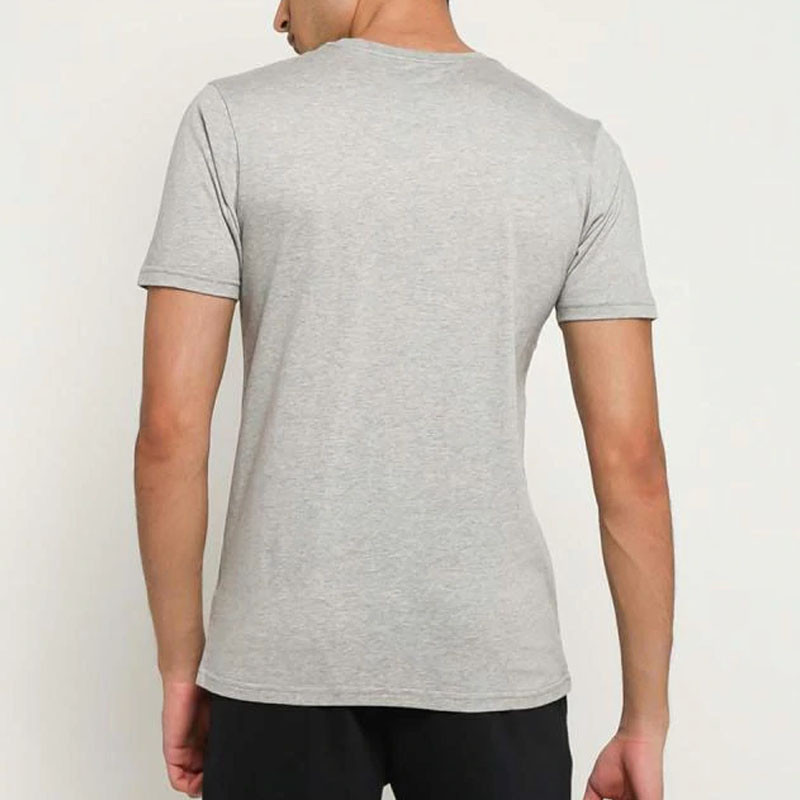 BAJU SNEAKERS REEBOK Vector Tee