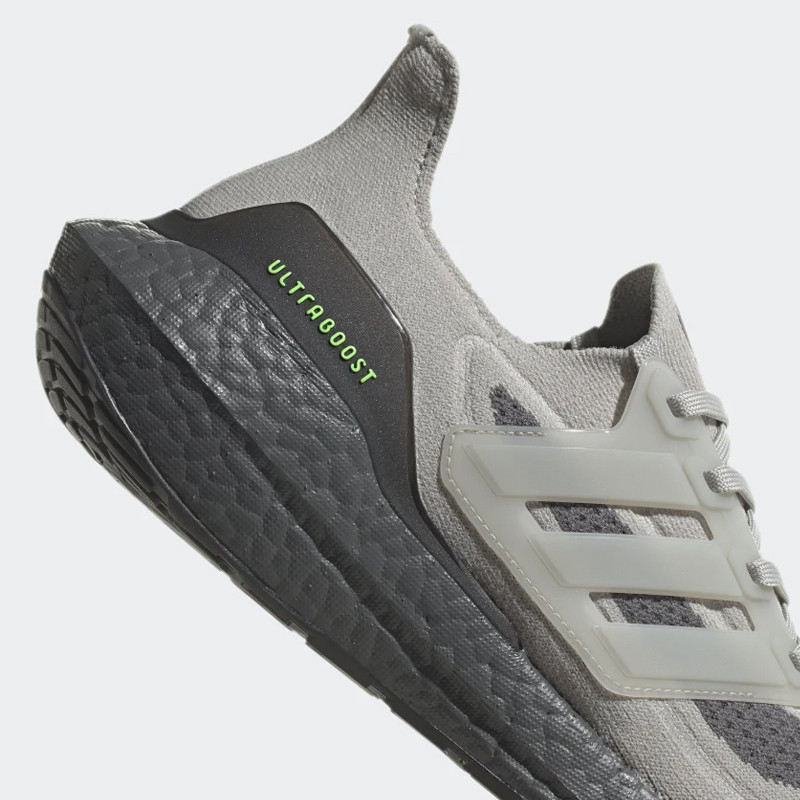 SEPATU LARI ADIDAS ULTRABOOST 21