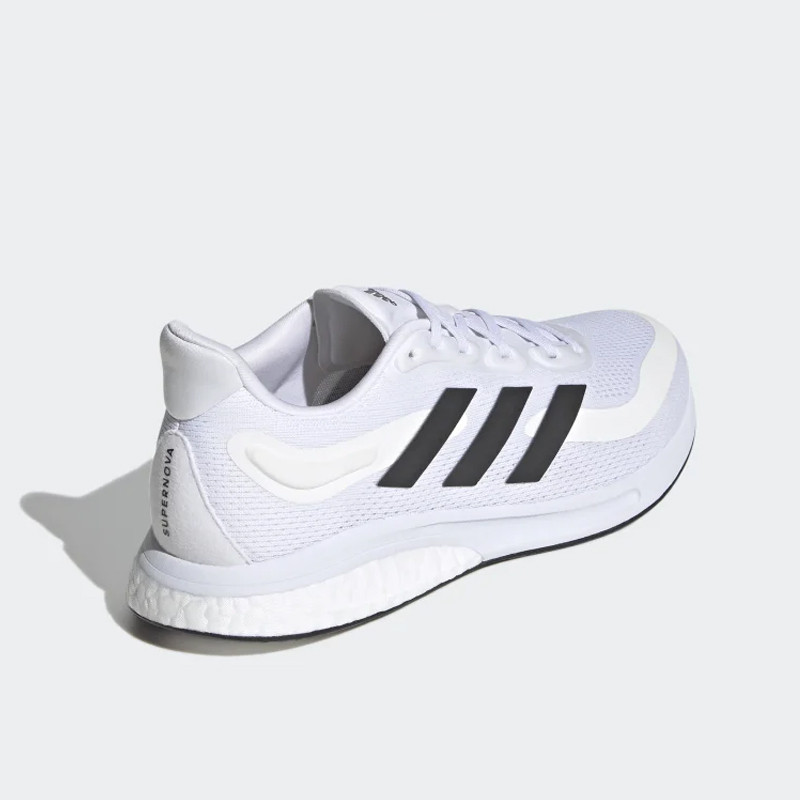 SEPATU LARI ADIDAS SUPERNOVA