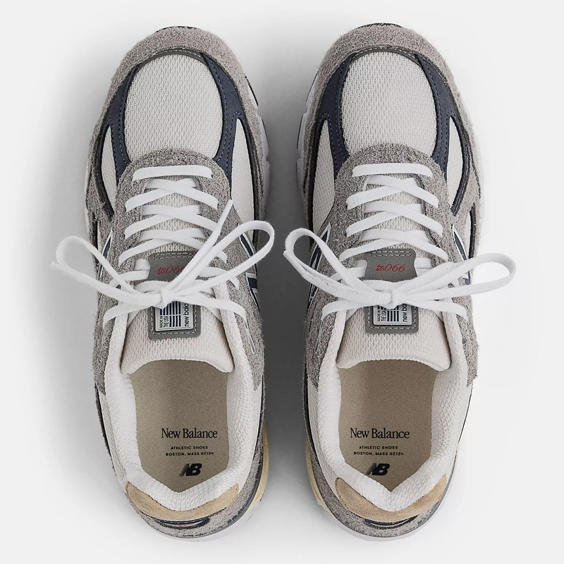 SEPATU SNEAKERS NEW BALANCE Made in USA 990 v4