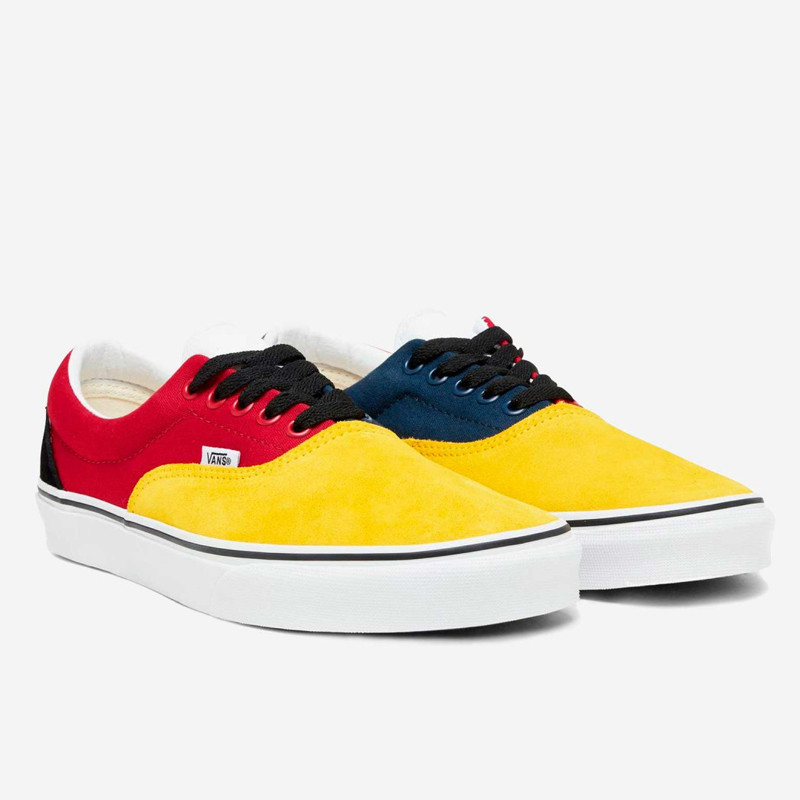 SEPATU SNEAKERS VANS Ua Era OTW Rally
