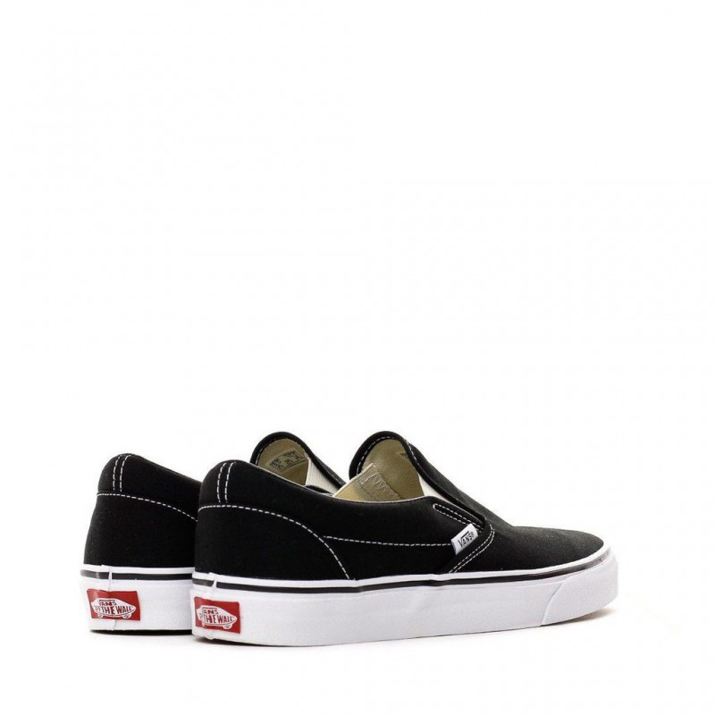 SEPATU SNEAKERS VANS Ua Classic Slip-On