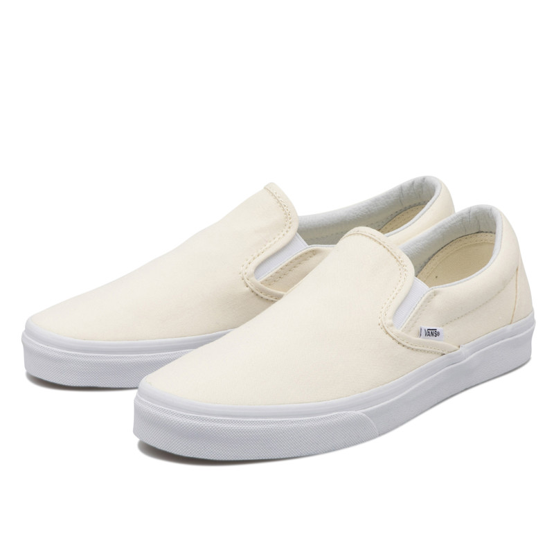 SEPATU SNEAKERS VANS Classic Slip On