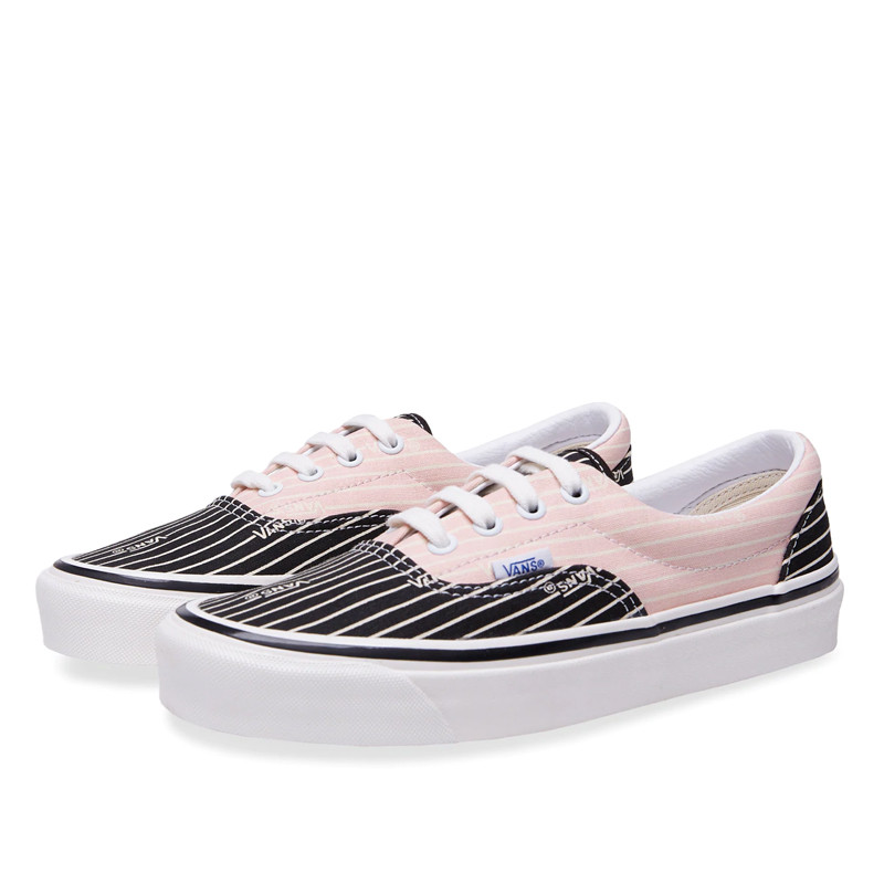 SEPATU SNEAKERS VANS ERA 95 DX