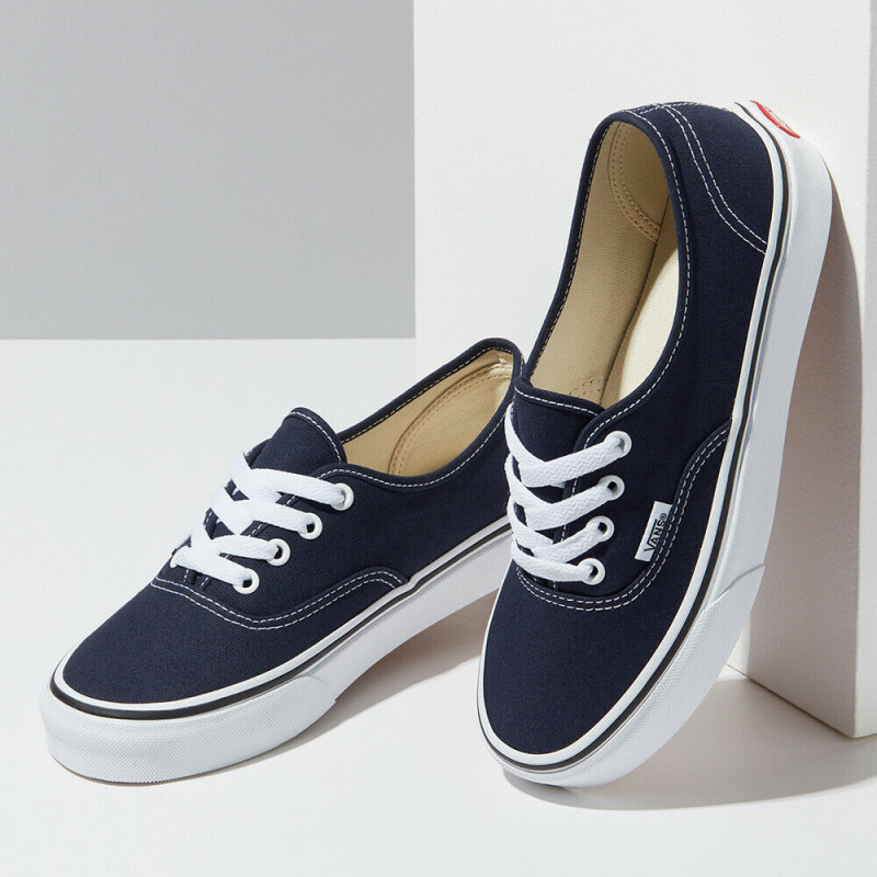 SEPATU SNEAKERS VANS UA Authentic