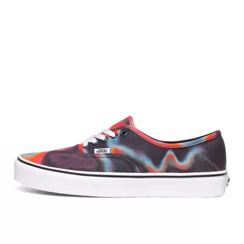 SEPATU SNEAKERS VANS Authentic