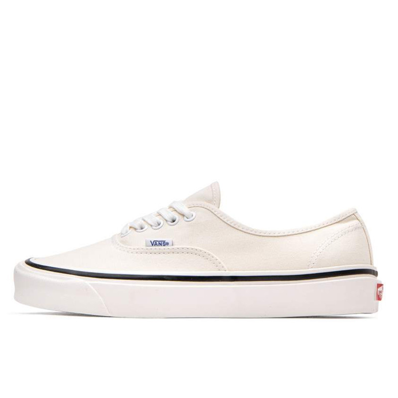 SEPATU SNEAKERS VANS Authentic 44 Dx