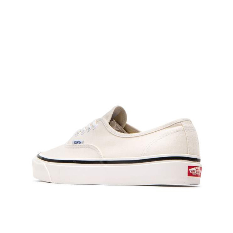 SEPATU SNEAKERS VANS Authentic 44 Dx