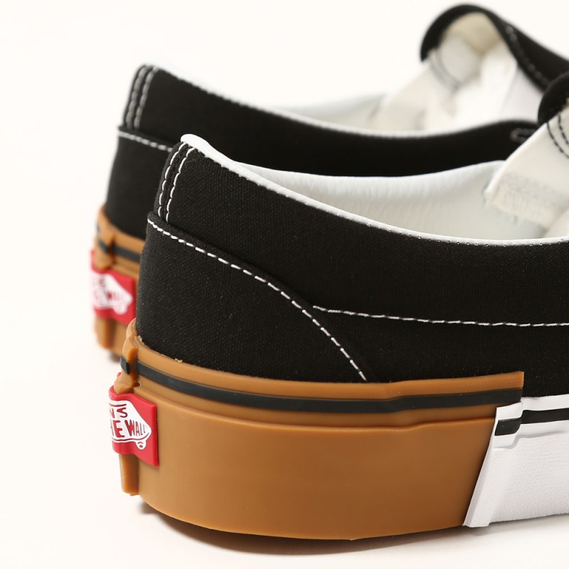 SEPATU SNEAKERS VANS Classic Slip On Gum Block