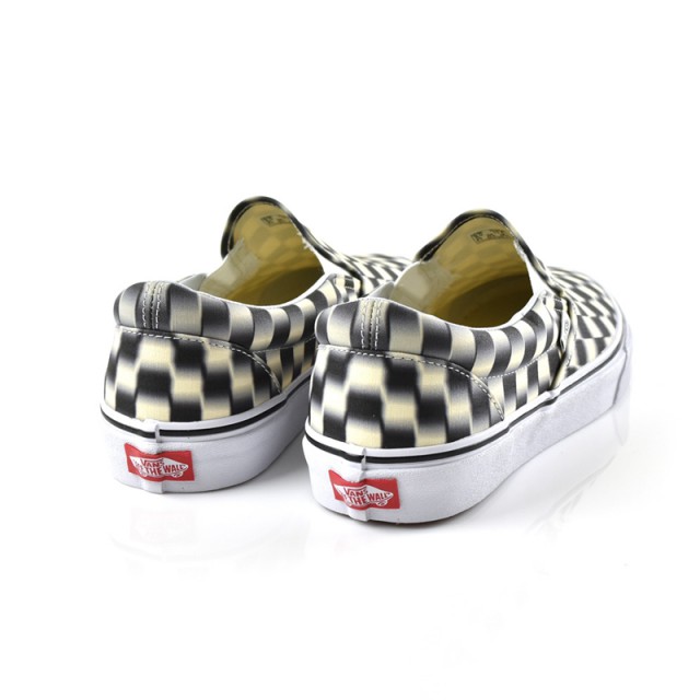 SEPATU SNEAKERS VANS UA Blur Checkerboard Slipon