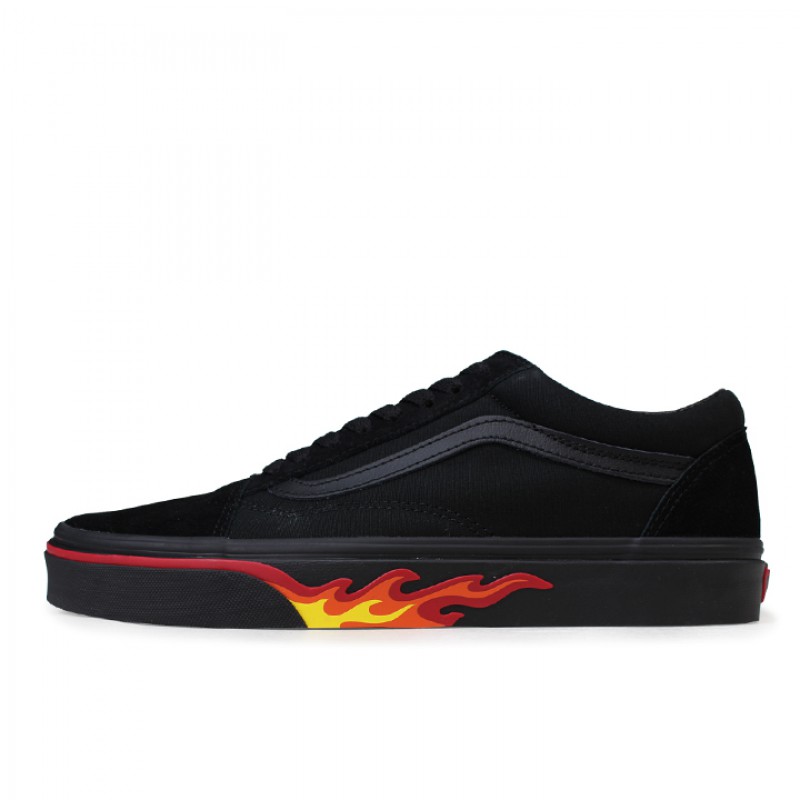 SEPATU SNEAKERS VANS Old Skool Flame Wall