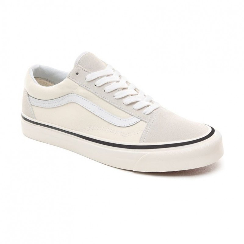 SEPATU SNEAKERS VANS Ua Old Skool 36 Dx