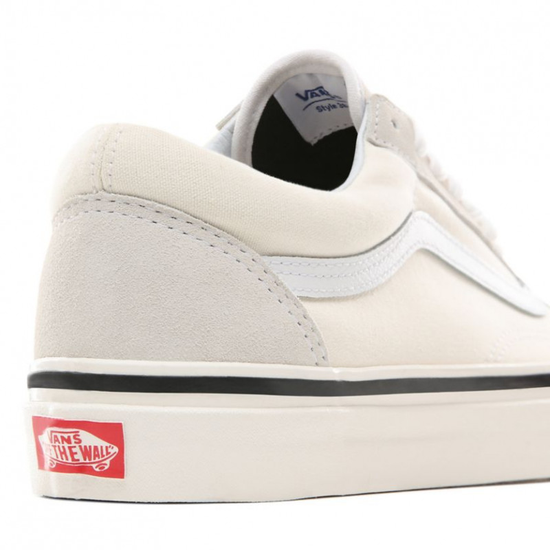 SEPATU SNEAKERS VANS Ua Old Skool 36 Dx