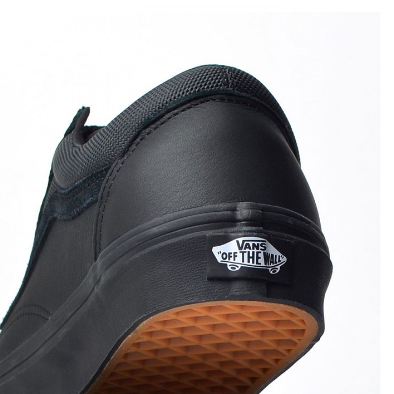 SEPATU SNEAKERS VANS Old Skool V Leather