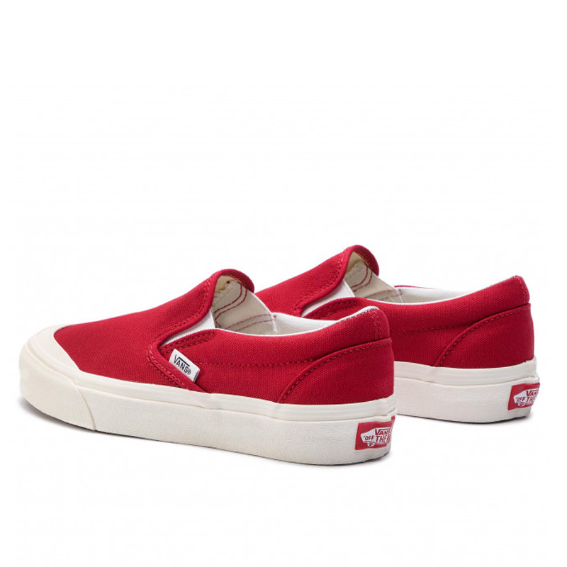 SEPATU SNEAKERS VANS Ua Classic Slip-On 138