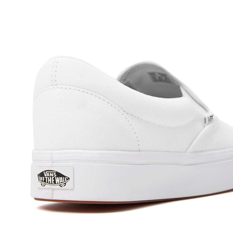 SEPATU SNEAKERS VANS Ua Comfycush Slip-On