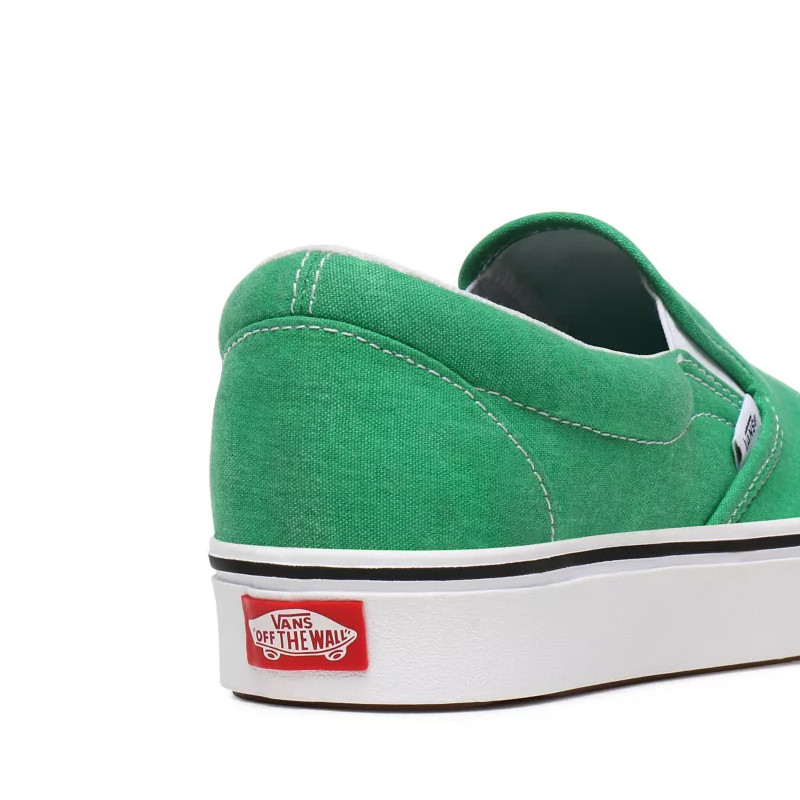SEPATU SNEAKERS VANS Comfycush Slip-On