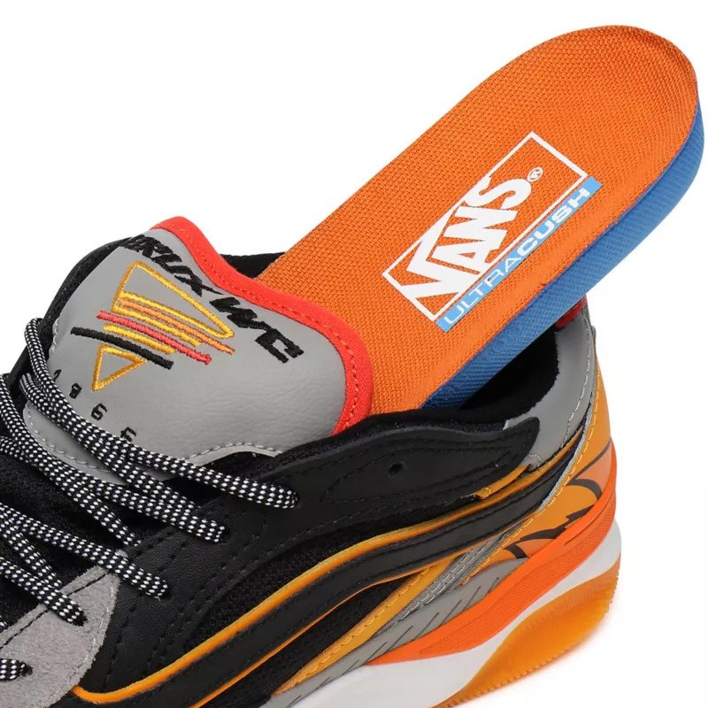 SEPATU SNEAKERS VANS Shred Wave Brux Wc
