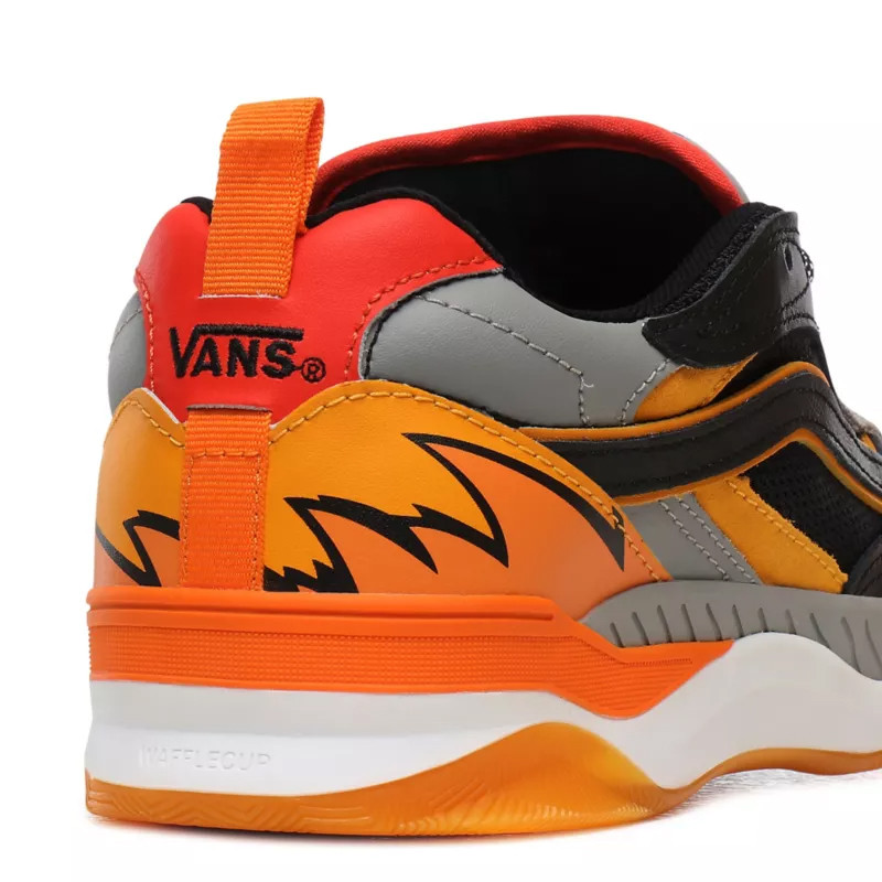 SEPATU SNEAKERS VANS Shred Wave Brux Wc