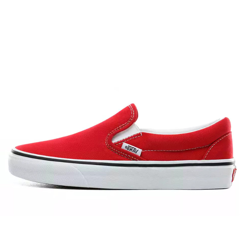 SEPATU SNEAKERS VANS UA Classic Slip-On