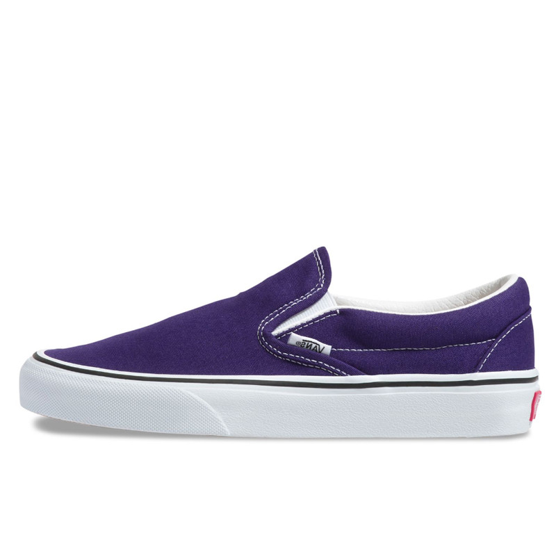 SEPATU SNEAKERS VANS Ua Classic Slip-On