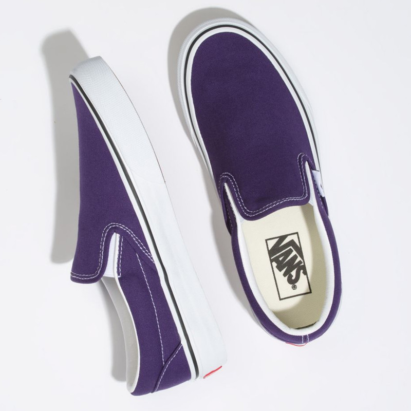 SEPATU SNEAKERS VANS Ua Classic Slip-On