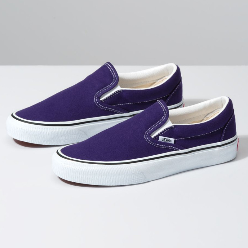 SEPATU SNEAKERS VANS Ua Classic Slip-On