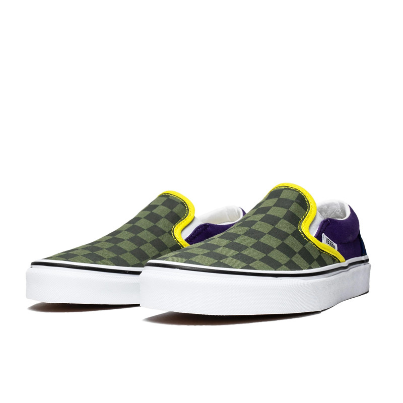 SEPATU SNEAKERS VANS Ua Classic Slip-On