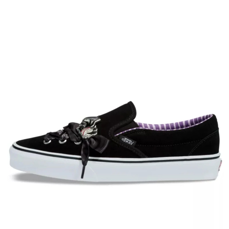 SEPATU SNEAKERS VANS UA X The Nightmare Before Christmas Classic Slip-on