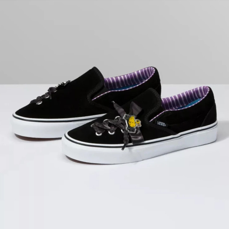 SEPATU SNEAKERS VANS UA X The Nightmare Before Christmas Classic Slip-on