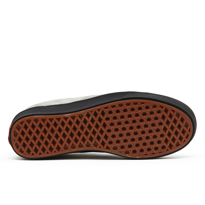 SEPATU SNEAKERS VANS ComfyCush Slip-Skool