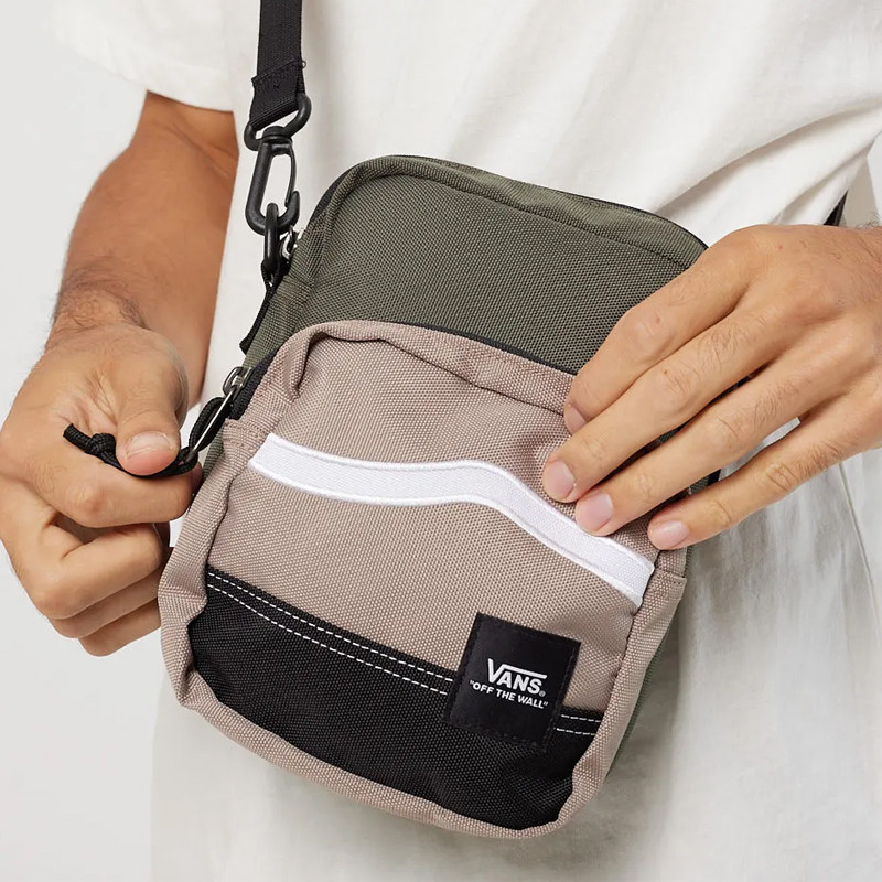 TAS SNEAKERS VANS Construct Shoulder Bag