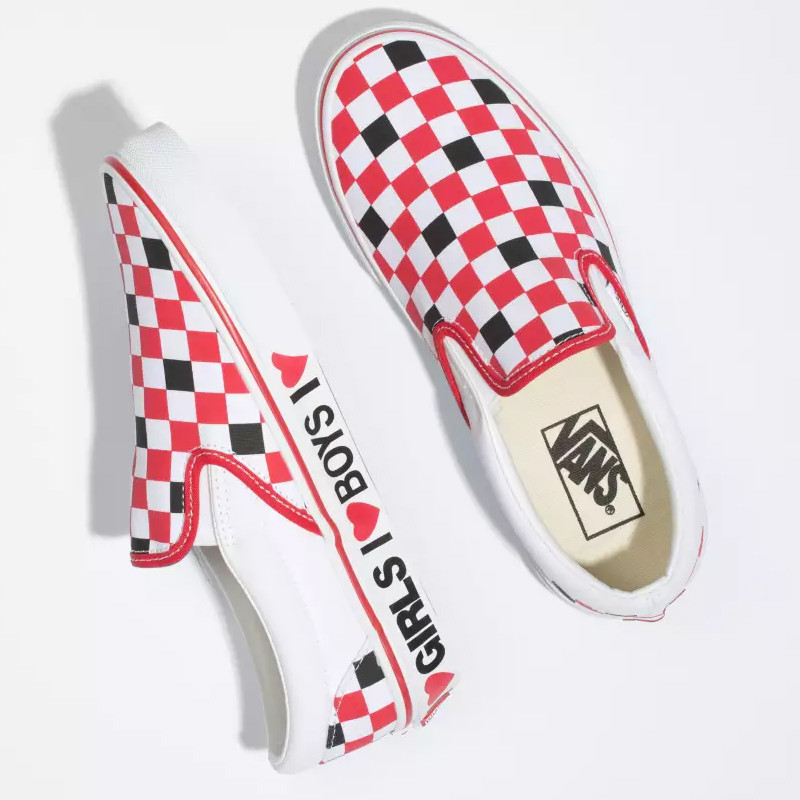 SEPATU SNEAKERS VANS UA Classic Slip-On I Heart