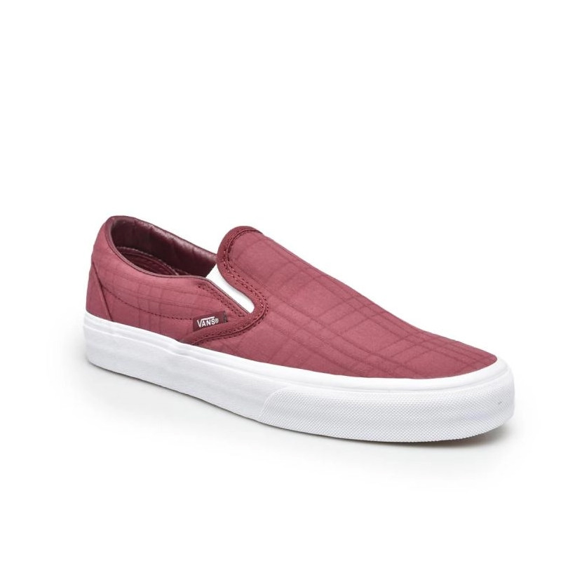 SEPATU SNEAKERS VANS Classic Slip-On
