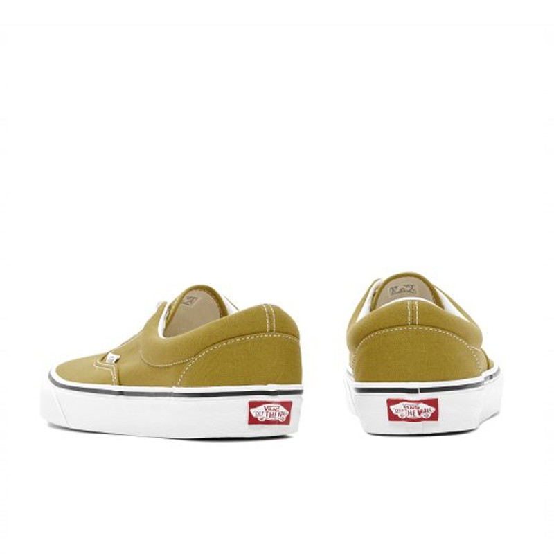 SEPATU SNEAKERS VANS Era