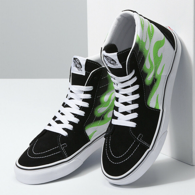 SEPATU SNEAKERS VANS Sk8-Hi Flame