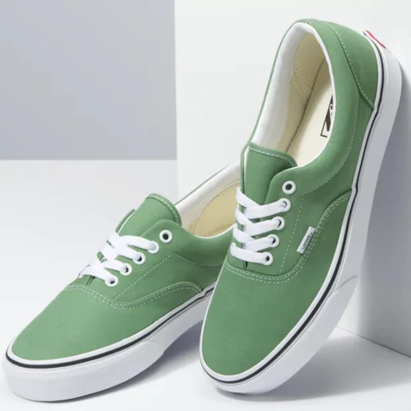 SEPATU SNEAKERS VANS Era